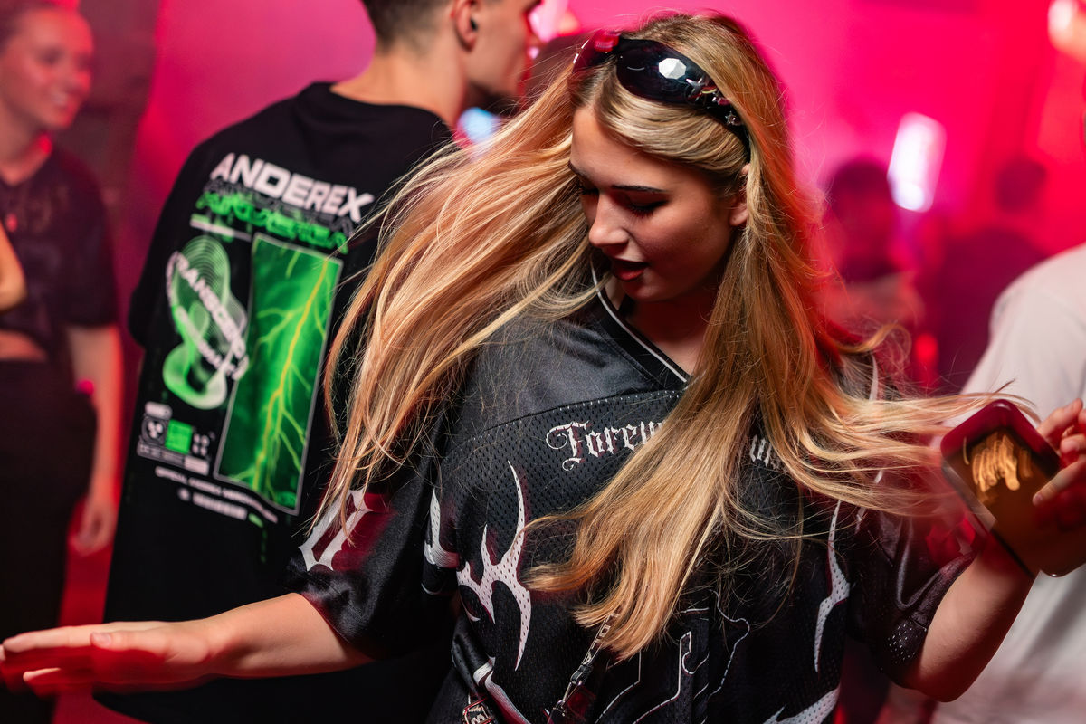 Loading... just a sec